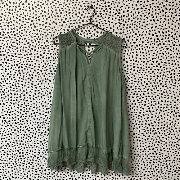 Umgee Tops - Umgee Green Lace Trim Keyhole Pastel Swing Blouse